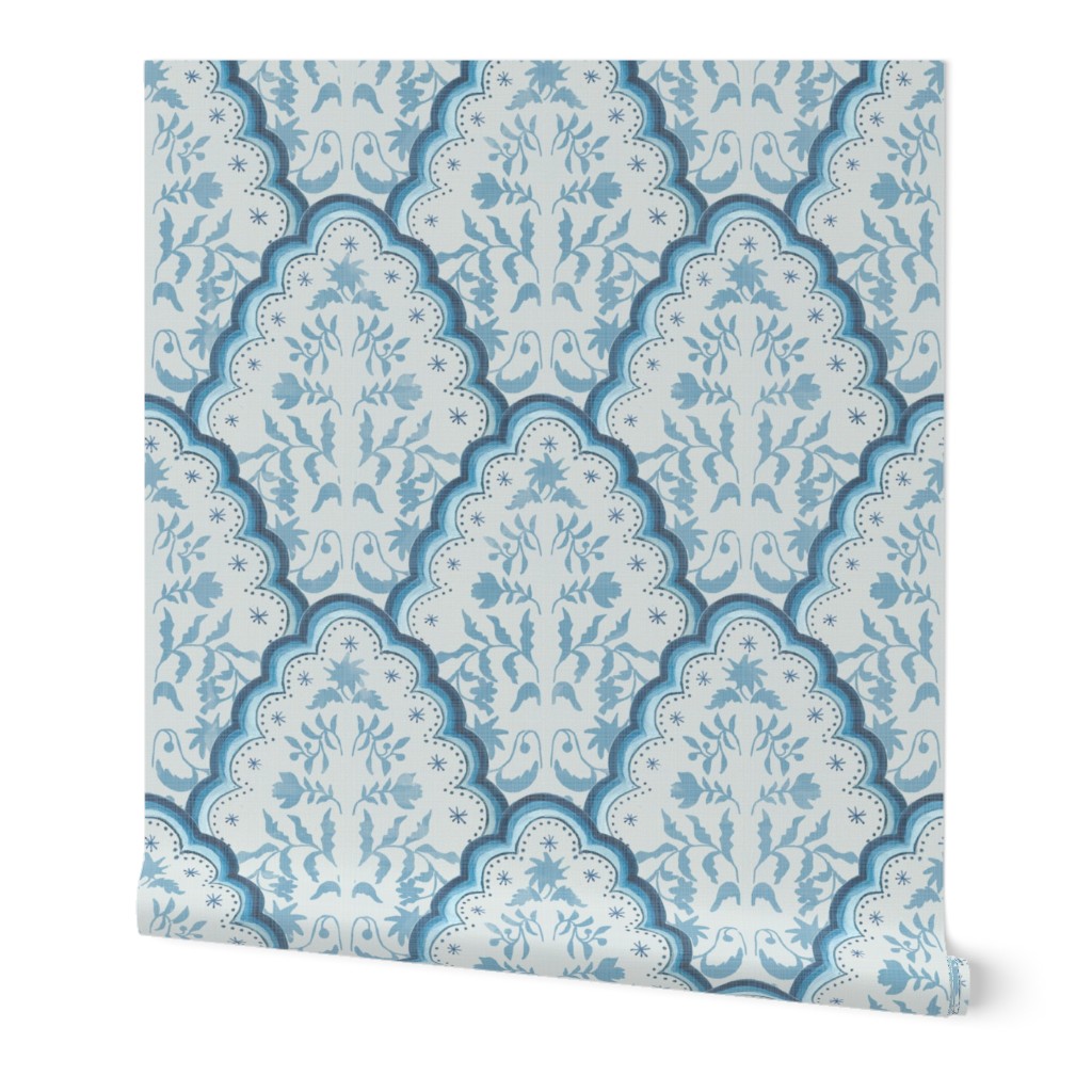 Large BLUE SCALLOPED EDGES PAISLEY TEXTURE