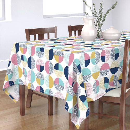 HOME_GOOD_RECTANGULAR_TABLE_CLOTH