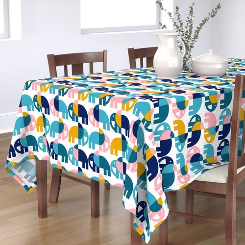 HOME_GOOD_RECTANGULAR_TABLE_CLOTH