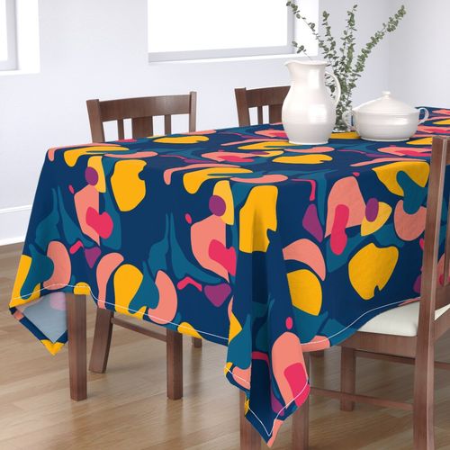 HOME_GOOD_RECTANGULAR_TABLE_CLOTH