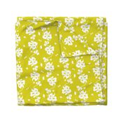 Haute Couture Hawaiian Garlands - white on chartreuse 