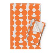 Dumbbell Dots_Ivory_Light Orange