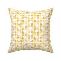 Geometric Pattern: Quarter Circle: Light/Yellow