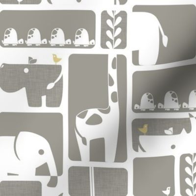 Animal Impression Collection - Animal Silhouette Quilt, Linen (gray/yellow)