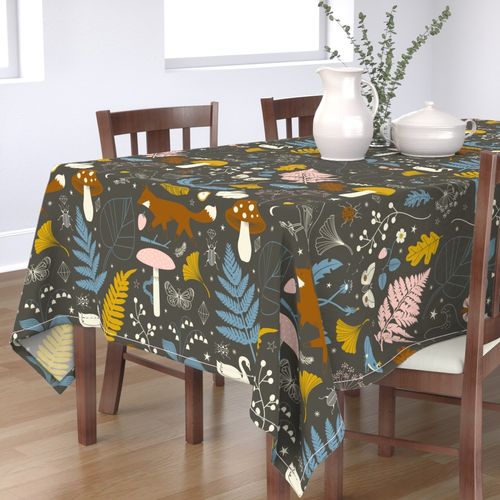 HOME_GOOD_RECTANGULAR_TABLE_CLOTH