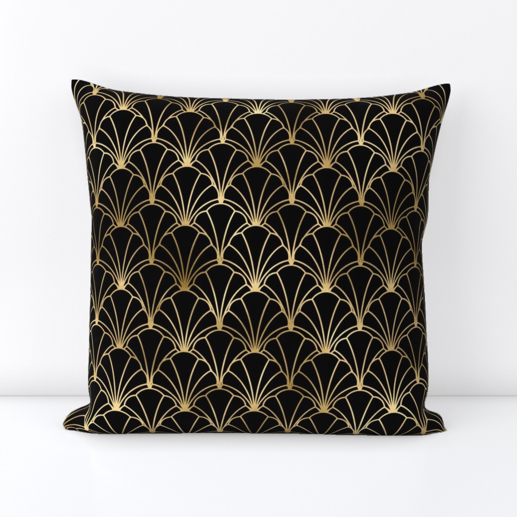 Scallop Shells in Black and Gold Art Deco Vintage Foil Pattern