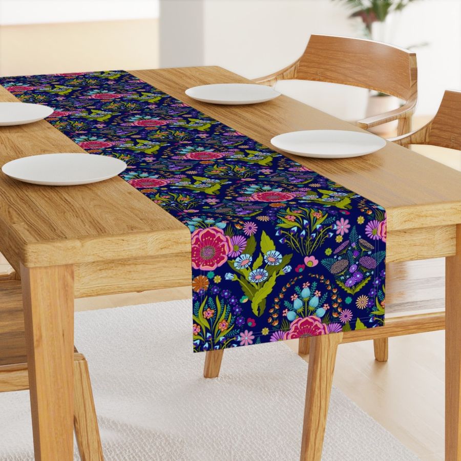 HOME_GOOD_TABLE_RUNNER