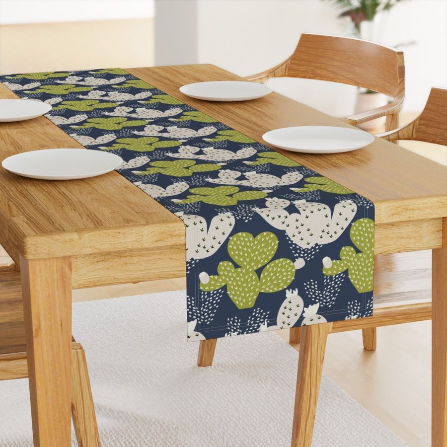 HOME_GOOD_TABLE_RUNNER