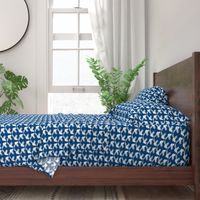 Bird Lattice classic blue and white