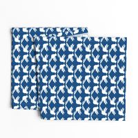 Bird Lattice classic blue and white