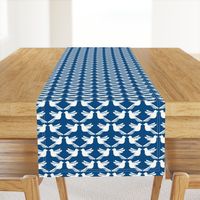 Bird Lattice classic blue and white