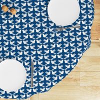 Bird Lattice classic blue and white