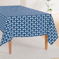 Bird Lattice classic blue and white