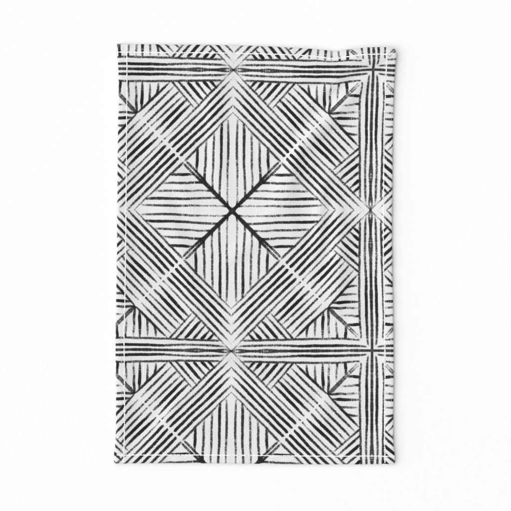Large scale • Geometric painting black and white