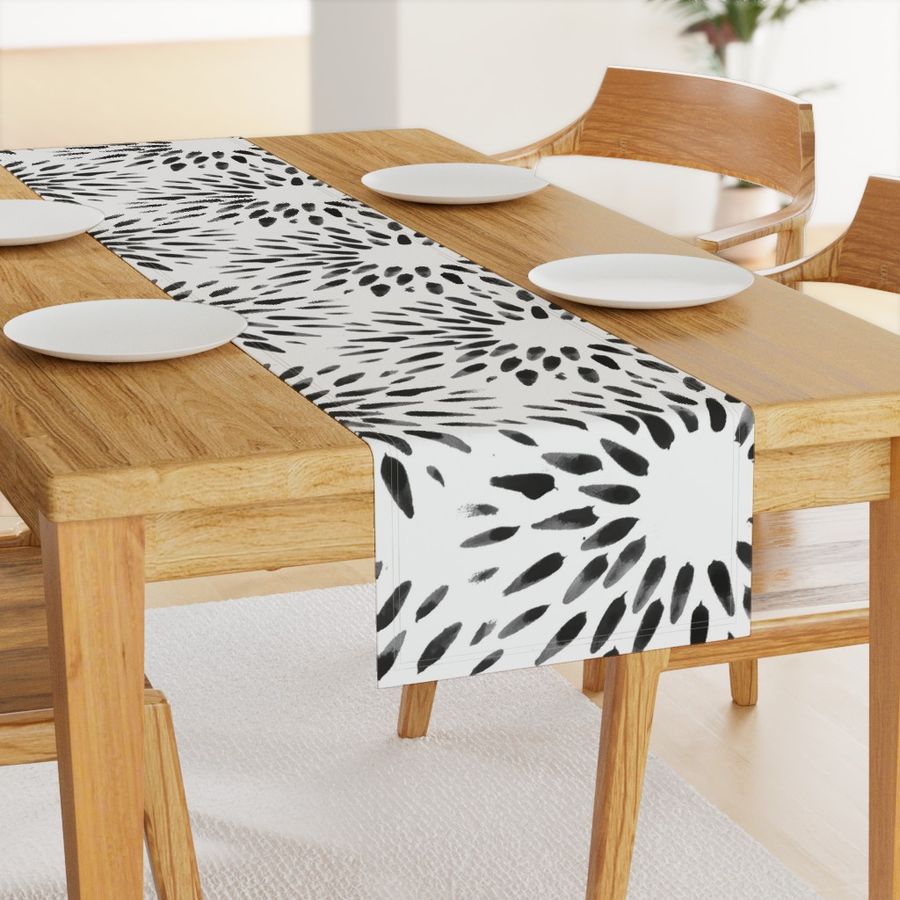 HOME_GOOD_TABLE_RUNNER