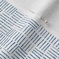 herringbone string white & classic blue