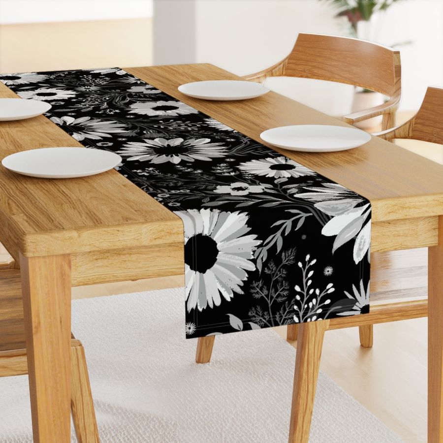 HOME_GOOD_TABLE_RUNNER