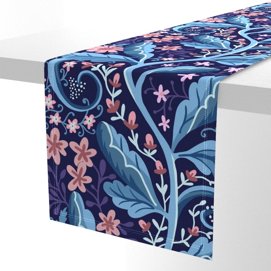 HOME_GOOD_TABLE_RUNNER