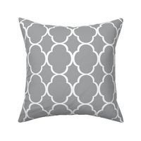 quatrefoil_grey