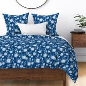 Classic blue tones flower pattern