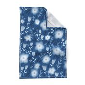 Classic blue tones flower pattern