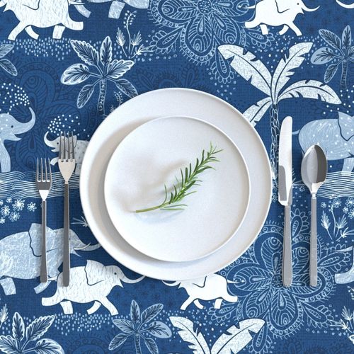 HOME_GOOD_RECTANGULAR_TABLE_CLOTH