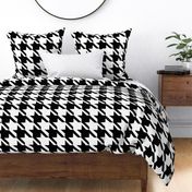 Classic Black and White Houndstooth Check