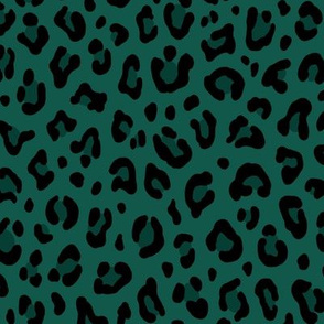 ★ LEOPARD PRINT in FOREST GREEN ★ Medium Scale / Collection : Leopard spots – Punk Rock Animal Prints