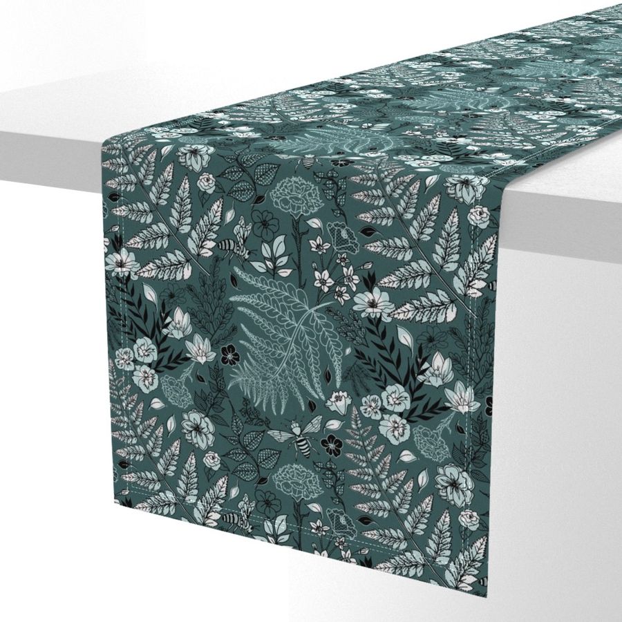 HOME_GOOD_TABLE_RUNNER