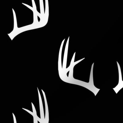 (jumbo scale) antlers on black C20BS