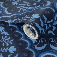 Large Inky blues Scallop Paisley