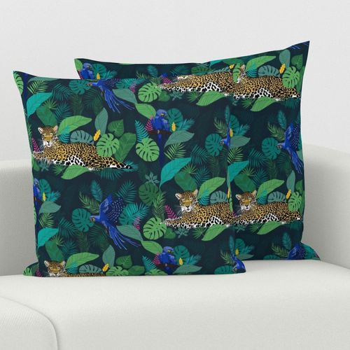 HOME_GOOD_SQUARE_THROW_PILLOW