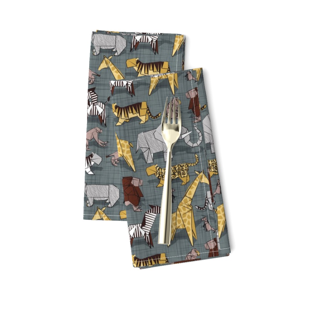 Small scale // Origami safari animalier // green grey linen texture background yellow giraffes