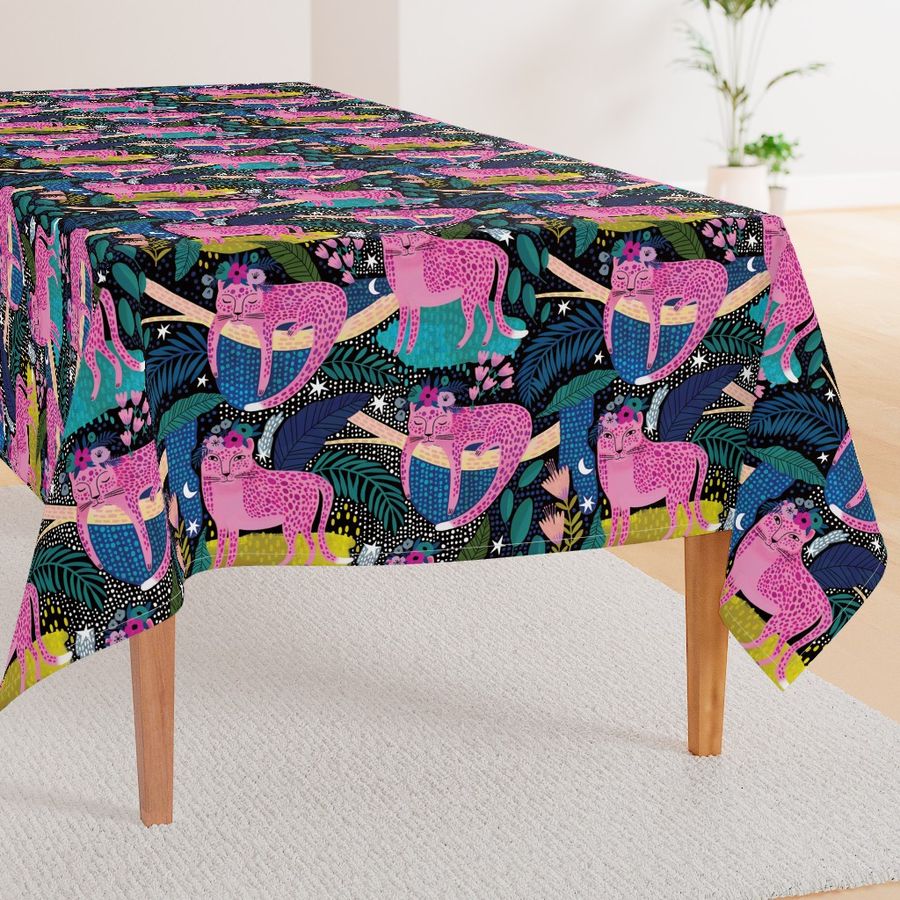 HOME_GOOD_RECTANGULAR_TABLE_CLOTH