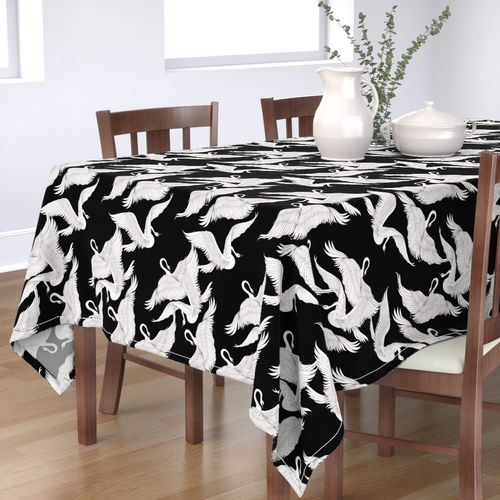 HOME_GOOD_RECTANGULAR_TABLE_CLOTH