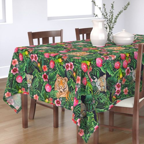 HOME_GOOD_RECTANGULAR_TABLE_CLOTH