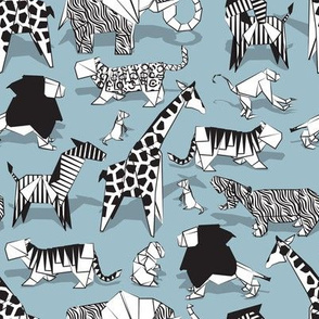 Small scale // Origami safari animalier // pastel blue background black and white animals