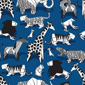 Small scale // Origami safari animalier // classic blue background black and white animals