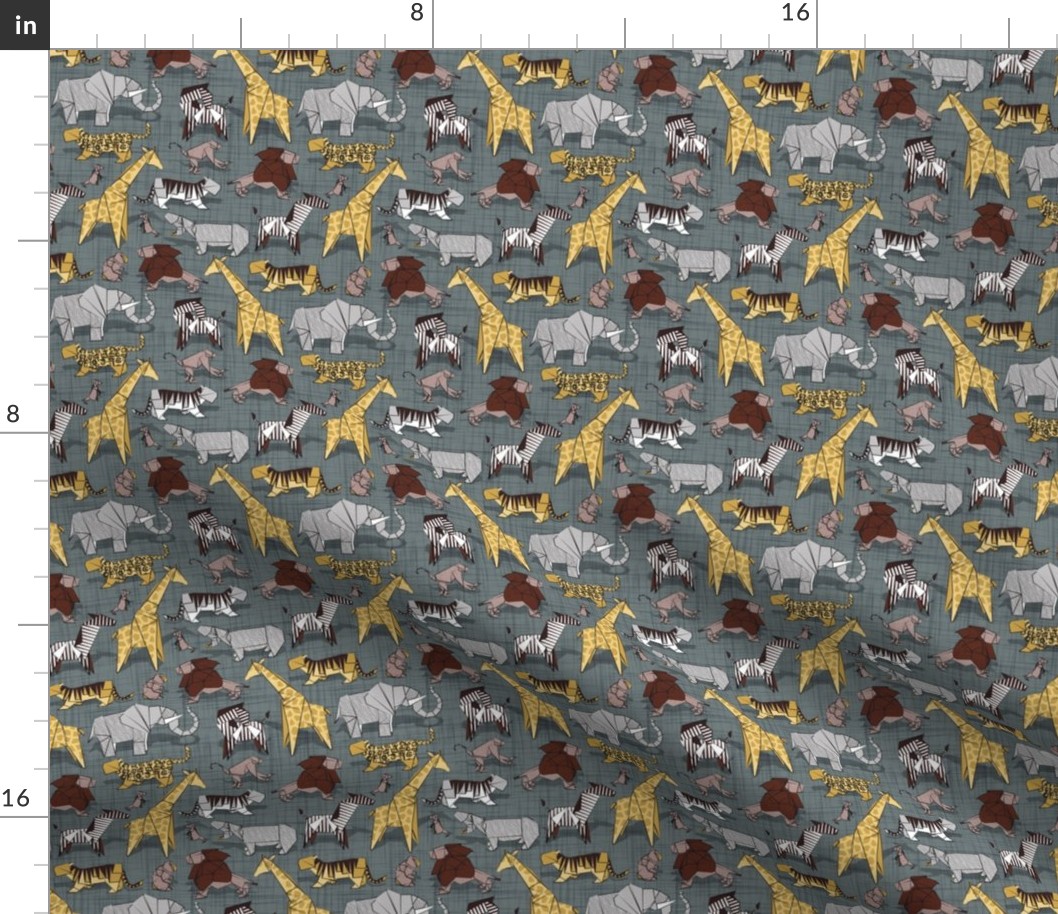 Tiny scale // Origami safari animalier // green grey linen texture background yellow giraffes