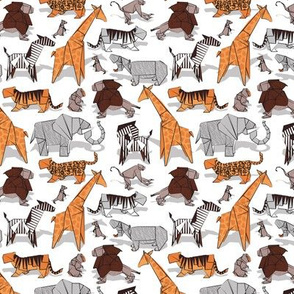Tiny scale // Origami safari animalier // white background orange giraffes