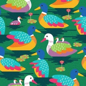 Normal scale • Ducks and ducklings green background