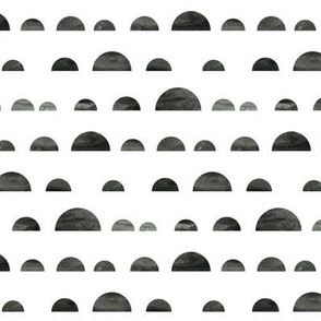 Mod Pebbles in a Row | Monochrome