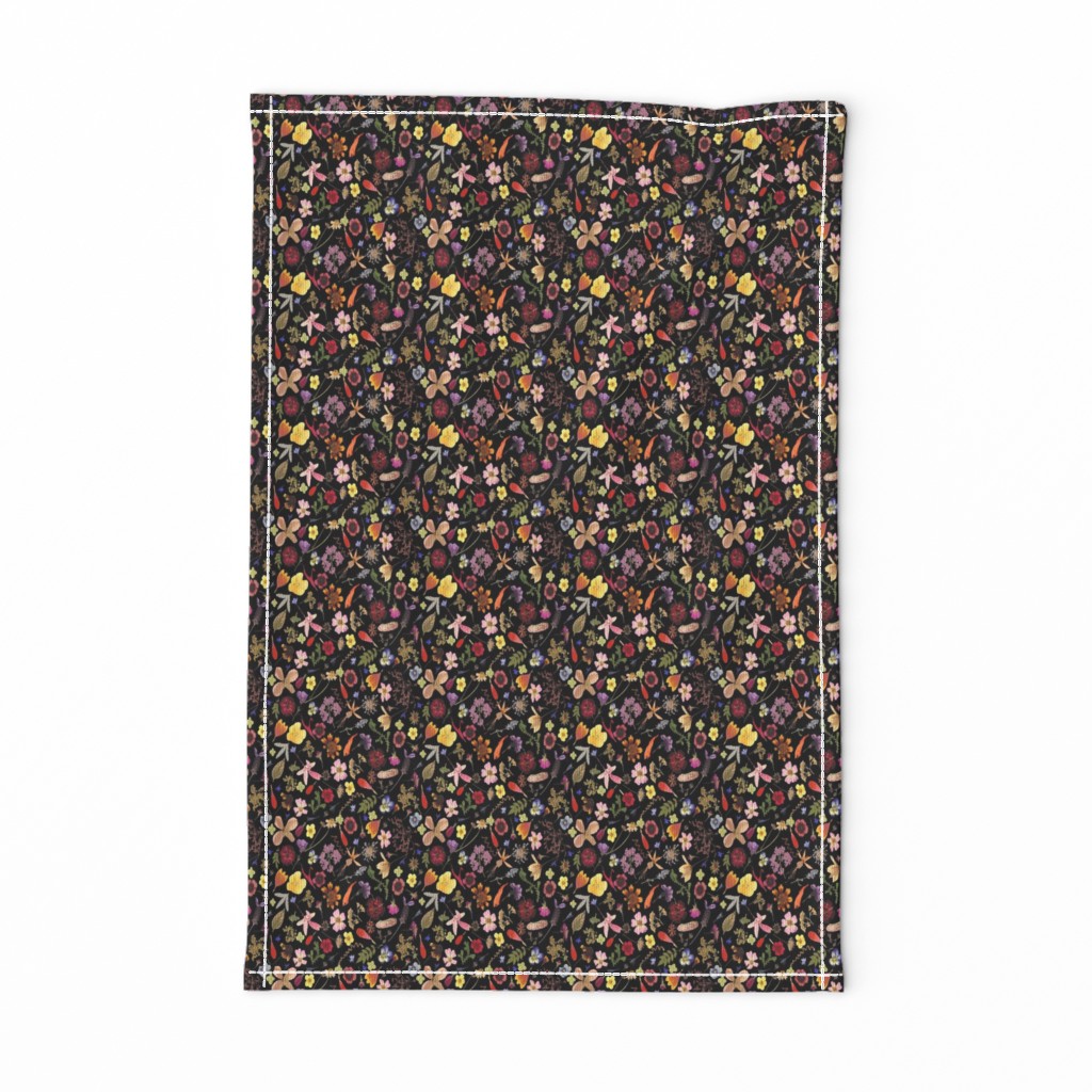 Ditsy Midnight Meadow Micro  Modern Quilt