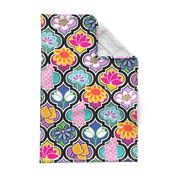 Colorful Quatrefoil with Modern Flowers