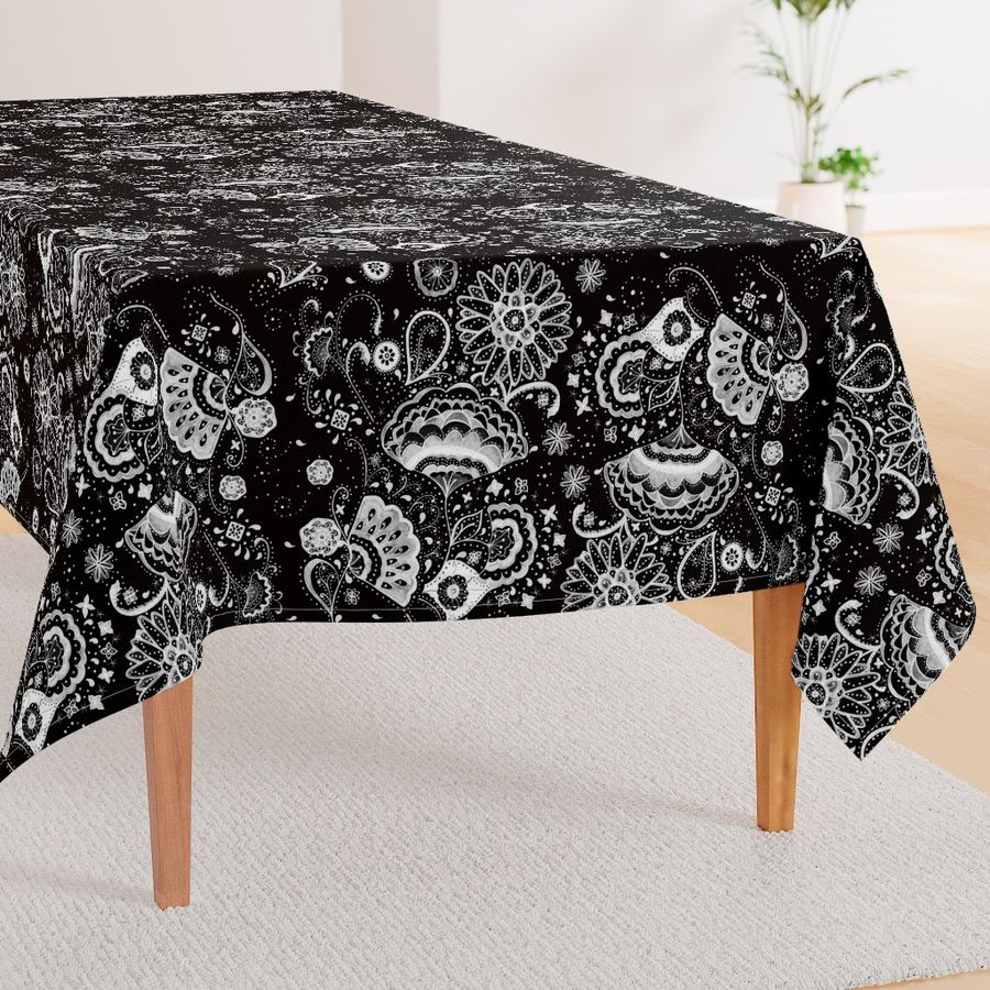 HOME_GOOD_RECTANGULAR_TABLE_CLOTH