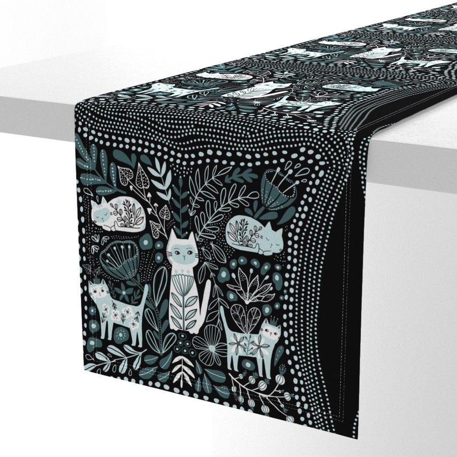 HOME_GOOD_TABLE_RUNNER