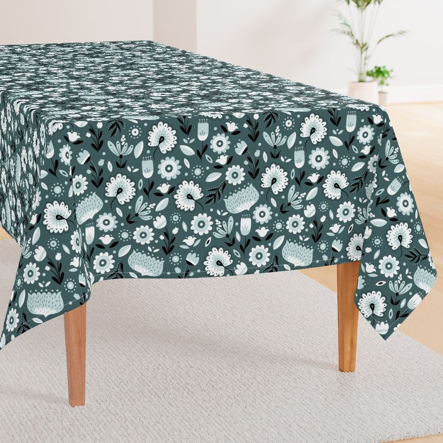 HOME_GOOD_RECTANGULAR_TABLE_CLOTH