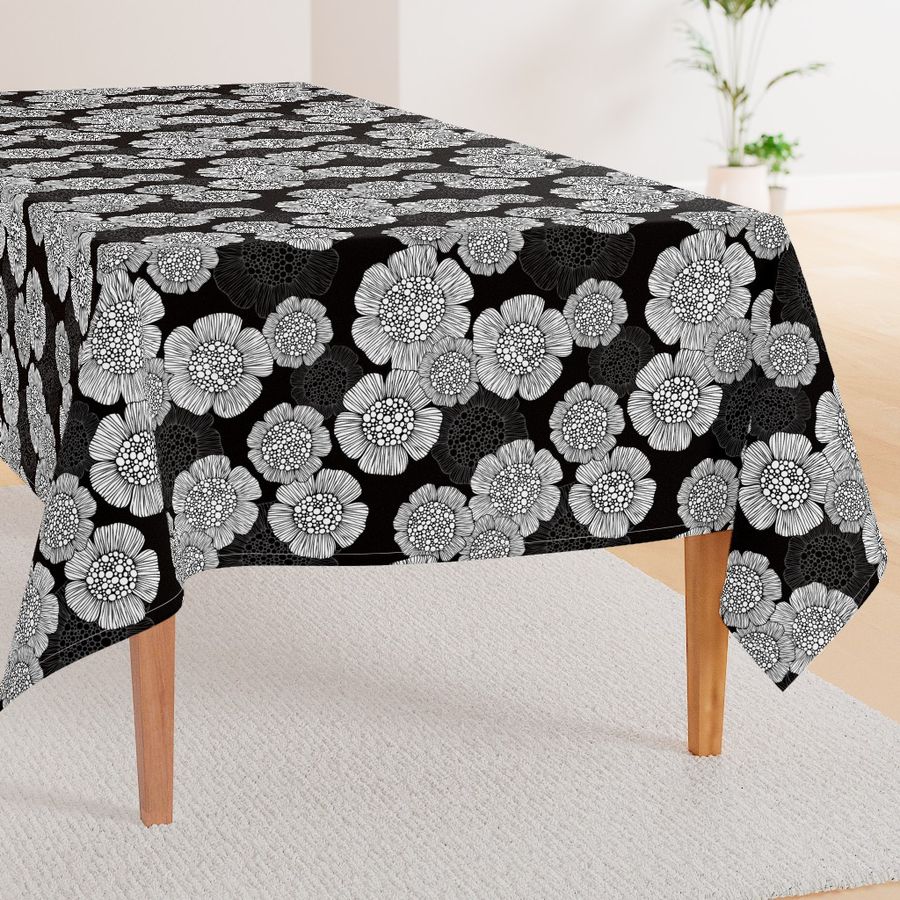 HOME_GOOD_RECTANGULAR_TABLE_CLOTH