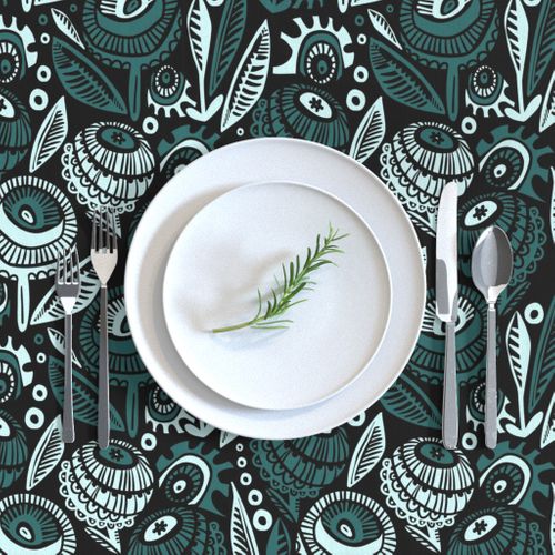 HOME_GOOD_RECTANGULAR_TABLE_CLOTH