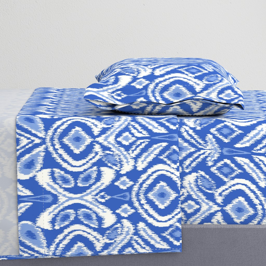 ikat flower/blue and white/jumbo